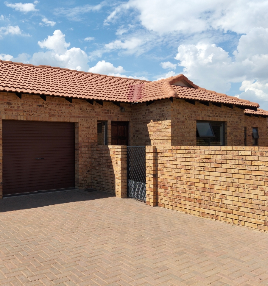 3 Bedroom Property for Sale in Naudeville Free State